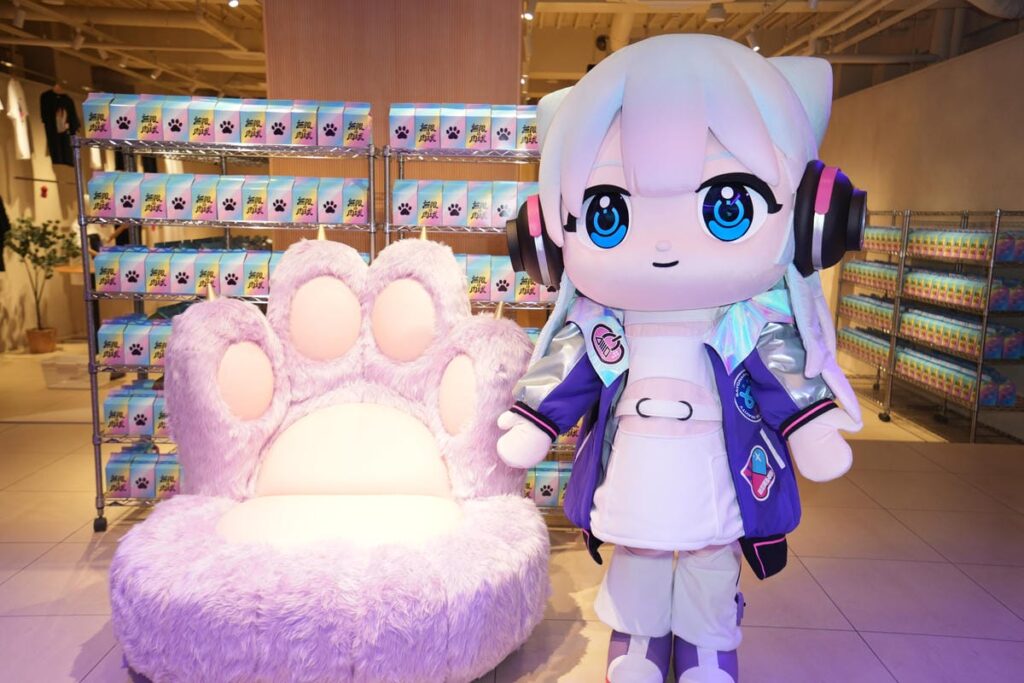 モンソニ！初の期間限定ショップ「無限の肉球」が東京・表参道に9月27日まで登場！紫を満喫できるスポット…